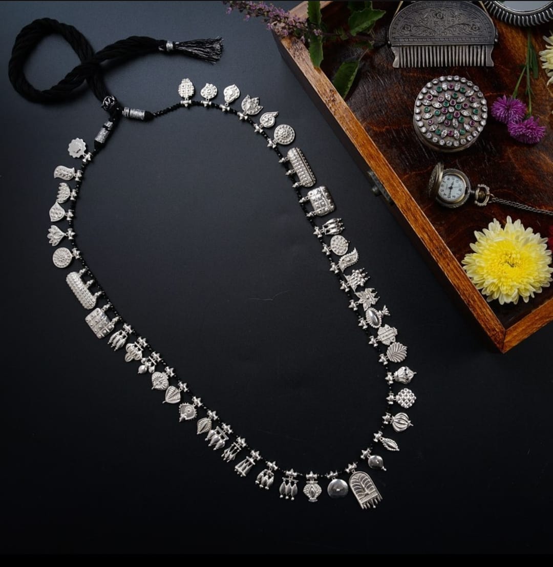 The Aadyaa Saaj (Silver, Sarmanee Beads)