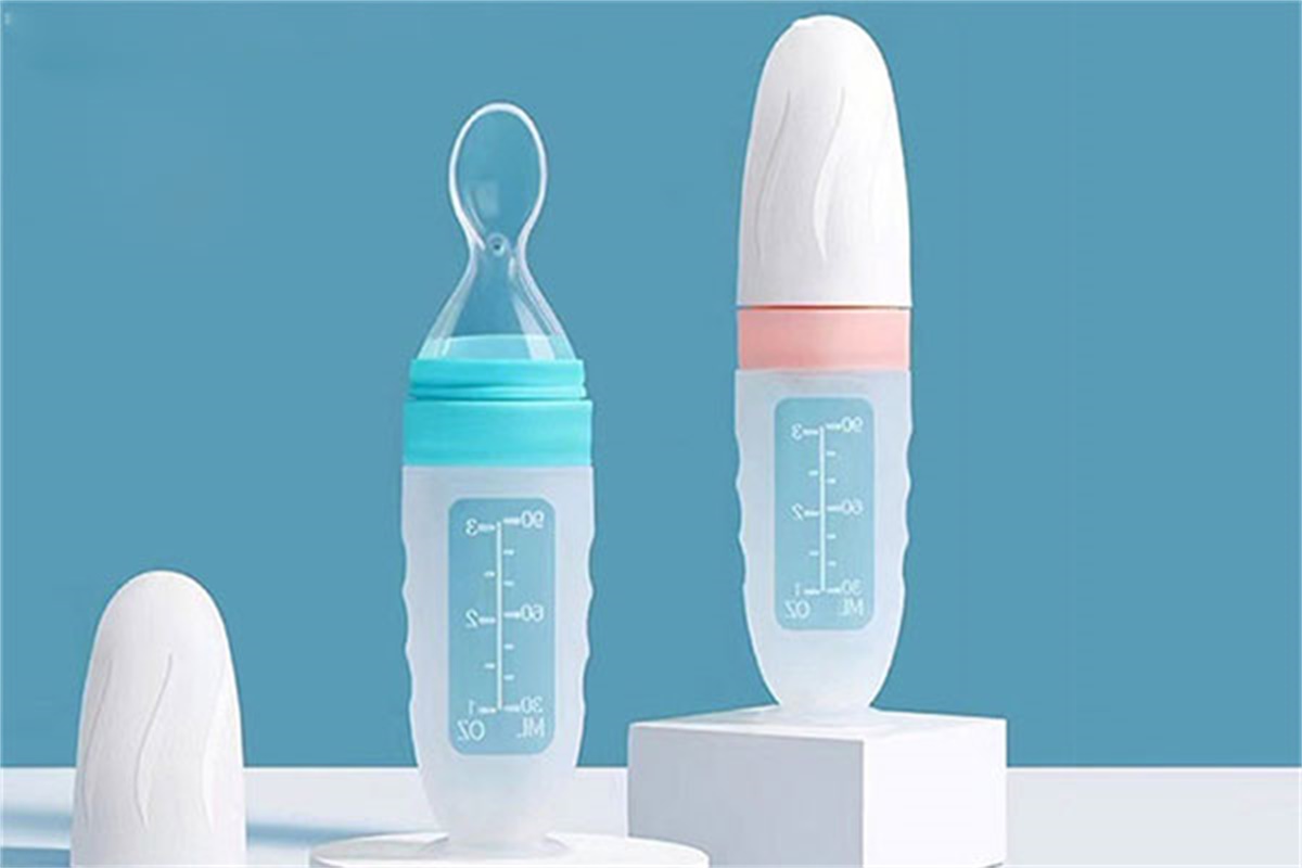 Liquid Silicone Bottle with PP 120ml Silicone Squeeze Feeding Spoon