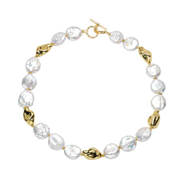 Timeless Pearls, Modern Designs: The New Pearl Necklace