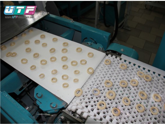 Automatic bread ring production line using the tunnel oven