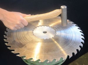 Sawing vélar