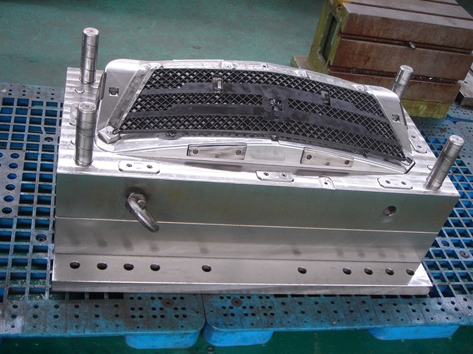 Automotive mold