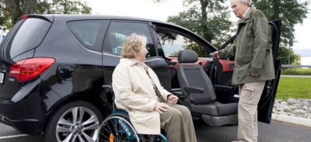 Onderdelen en toebehoren voor invalidewagentjes en rolstoelen