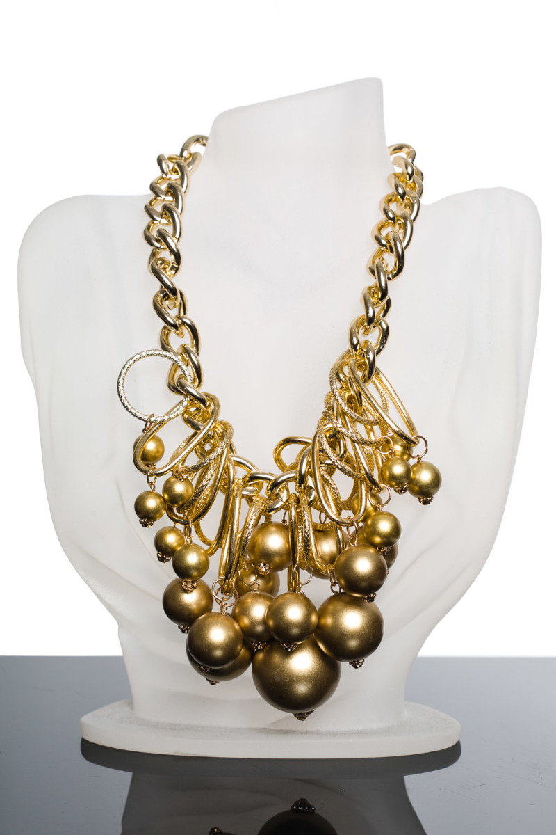 LARGE BEAD STATEMENT NECKLACE