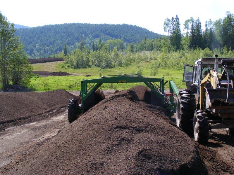 Mulching e terren për dimër