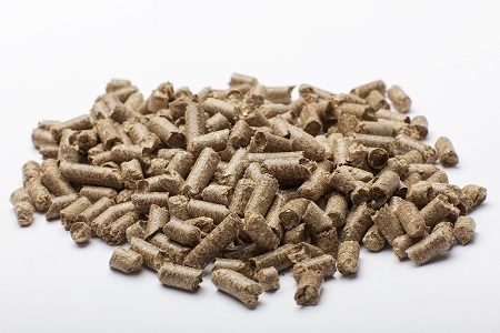 Straw pellets animal bedding