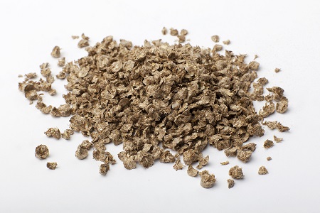 Granulate straw pellets poultry bedding