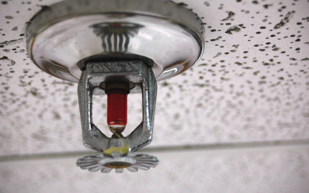 Sprinklers og sprinkler kerfi, vatn fyrir slökkvistarfs