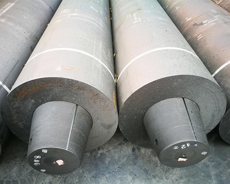 Low Consumption Graphite Electrode