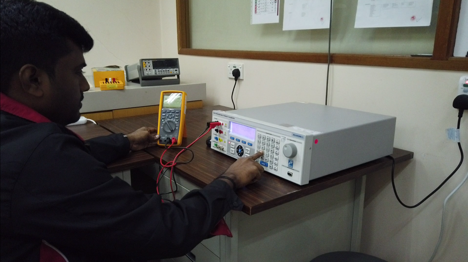 Serviços de calibragem electromecânica