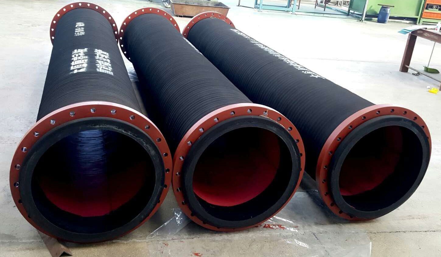 Wear resistant rubber hose