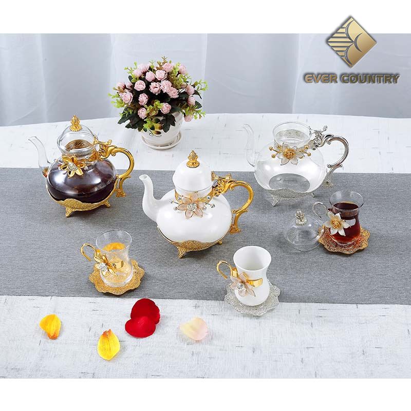 Qəhvə dəsti və teasets, qızıl və ya gümüş kaplı