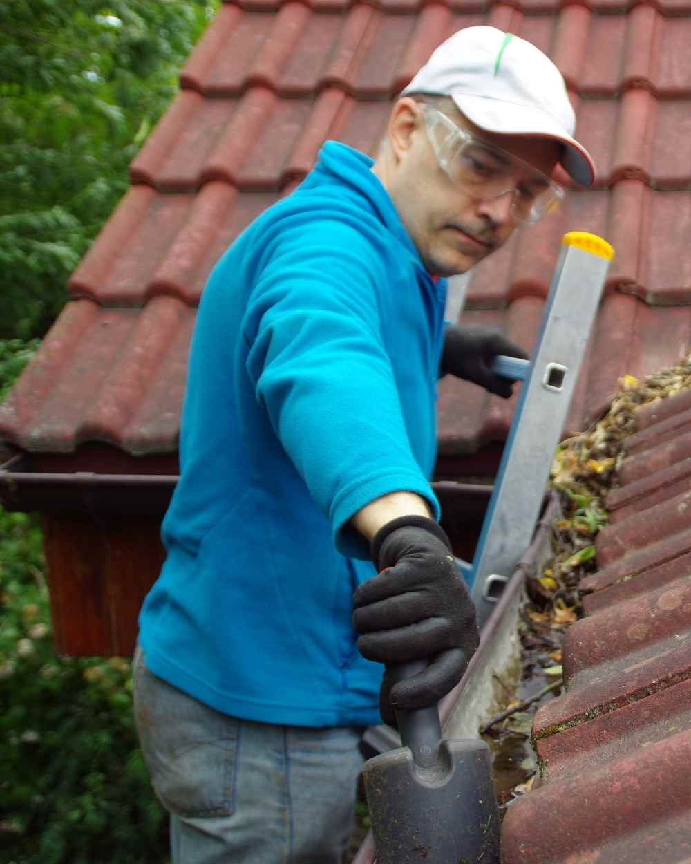 Pokládka střešních tašek