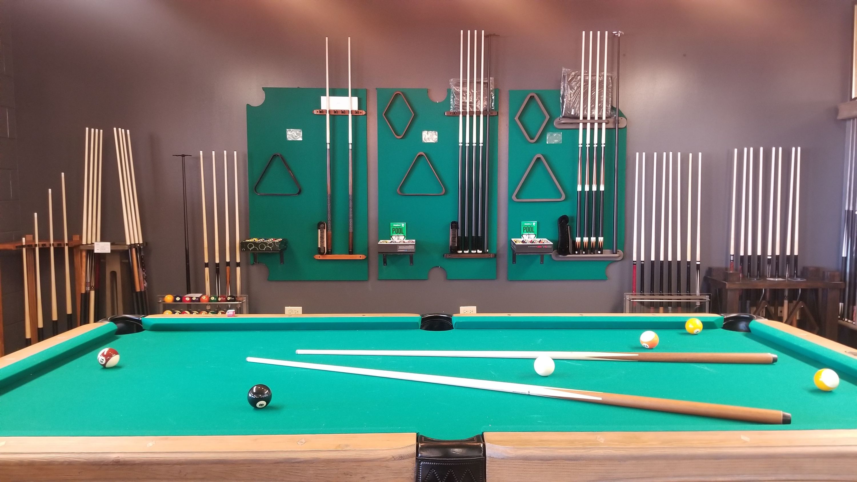 Táblaí Billiard agus gabhálais